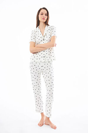 Premium Kadın Pijama Takımı Krem Kalp Desenli Yumuşak Dokulu Kısa Kollu Gömlek Yaka