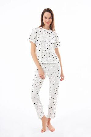 Premium Kadın Pijama Takımı Krem Kalp Desenli Yumuşak Dokulu Kısa Kollu Bisiklet Yaka