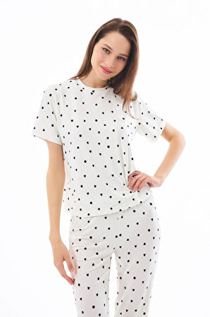 Premium Kadın Pijama Takımı Krem Kalp Desenli Yumuşak Dokulu Kısa Kollu Bisiklet Yaka