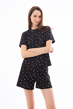Premium Yazlık Şortlu Kadın Pijama Takımı Siyah Kalp Desenli Yumuşak Dokulu Bisiklet Yaka Kısa Kollu