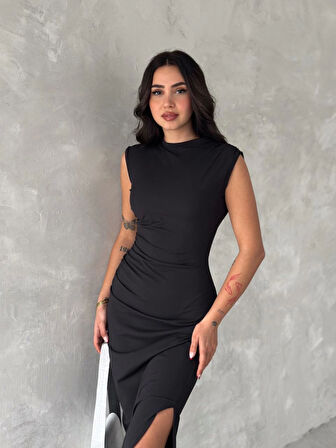 Kolsuz Yırtmaçlı Uzun Maxı Boy Elbise - Siyah