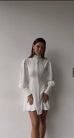 Beyaz Düğmeli Elbise