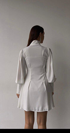 Beyaz Düğmeli Elbise