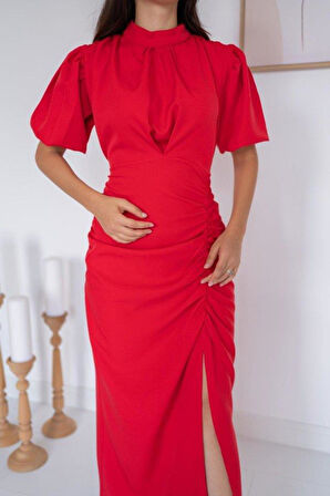 Kırmızı Yırtmaçlı Class Elbise