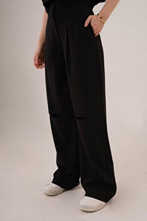 Cepli Düğmeli Bluz Ve Diz Detaylı Pantolon Siyah İkili Takım