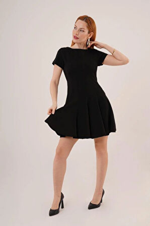 Önden Dikiş Detaylı Çan Model Siyah Elbise