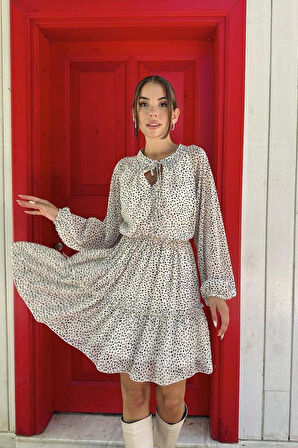 Beyaz Eteği Katlı Puantiyeli Elbise