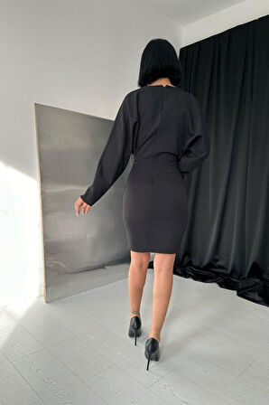 Siyah Zincir Detaylı Elbise