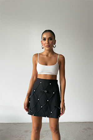 İNCİ KURDELE DETAYLI KISA ETEK - Siyah