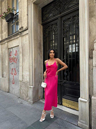 ASKILI SATEN ELBİSE İKİ YAN YIRTMAÇLI - Fuşya