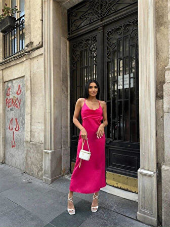 ASKILI SATEN ELBİSE İKİ YAN YIRTMAÇLI - Fuşya