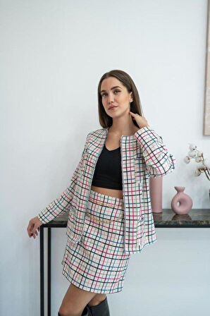 Beyaz Önü Açık Ceket Ve Eteği Zincirli Takım