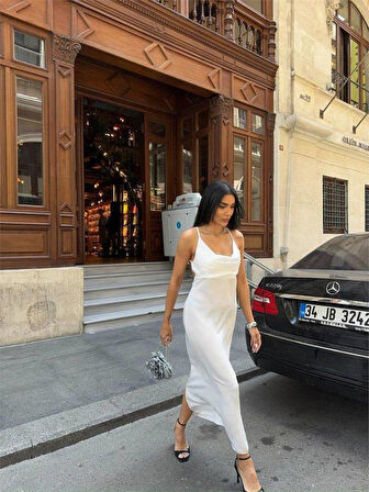 ASKILI SATEN ELBİSE İKİ YAN YIRTMAÇLI - Beyaz