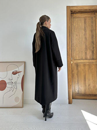 Siyah Manşet Detaylı Kaban