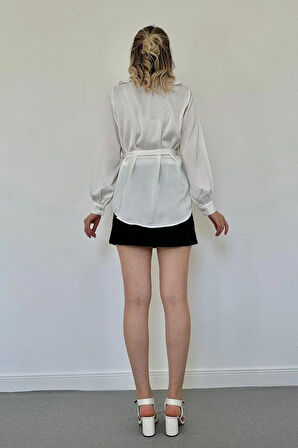 Beyaz Yakası Fırfırlı Kuşaklı Saten Gömlek