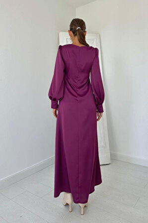 Mor Yanı Büzgülü Yırtmaçlı Saten Elbise