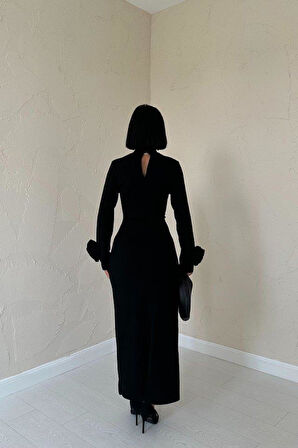 Siyah Kolları Güllü Triko Elbise