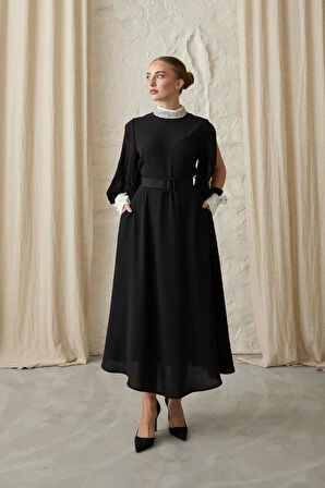 Siyah Yaka Ve Kolları Taşlı Elbise