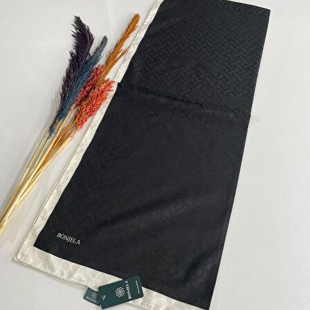 Bonjela Monogram Şal Siyah-Beyaz JZ0301