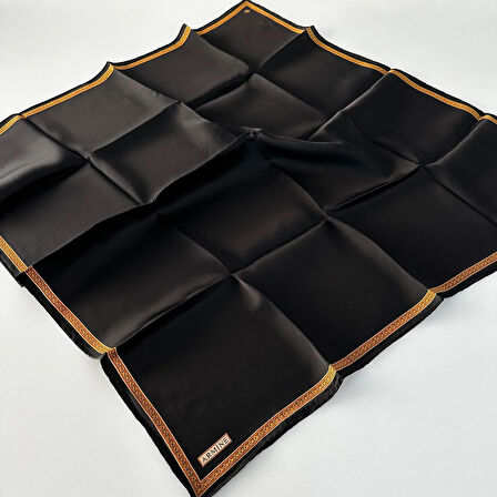 Armine Sura Saf İpek Siyah-Gold Eşarp 24-25 Sonbahar Kış Sezonu PKT2801