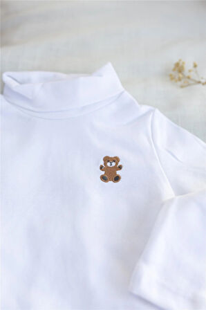 Ayıcık Nakışlı Yarım Balıkçı Yaka Body Beyaz