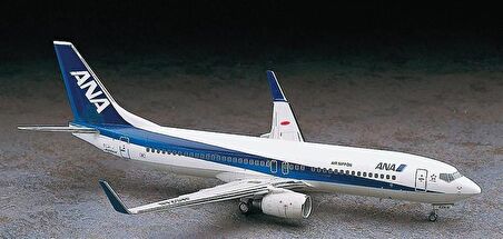 Hasegawa 37 10737 1/200 Ölçek Boeing 737-800 ANA (Triton Blue) Yolcu Uçağı Plastik Model Kiti