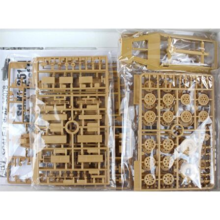 AFV Club AF35078 1/35 Sd.Kfz.251/1 Ausf.C Tank Demonte Plastik Maketi