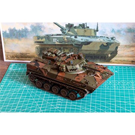 Trumpeter 09582 1/35 Ölçek Rus BMD-4M Paletli Piyade Savaş Aracı, Plastik Model Kiti