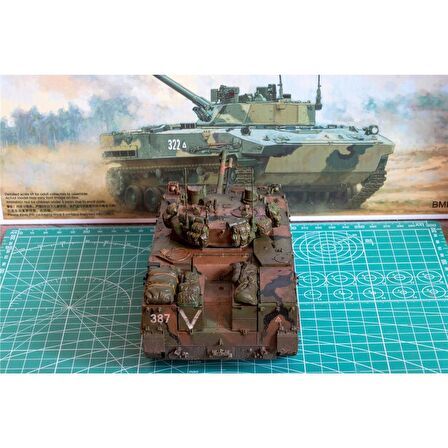 Trumpeter 09582 1/35 Ölçek Rus BMD-4M Paletli Piyade Savaş Aracı, Plastik Model Kiti