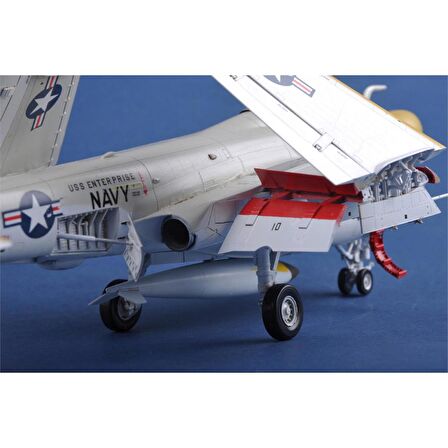HobbyBoss 81708 1/48 Ölçek A-6A Intruder, Savaş Uçağı Plastik Model Kiti