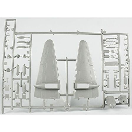 Mistercraft E026 1/72 Pe-2FT (Peshka) Bombardıman Uçağı Plastik Model Kiti