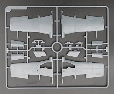 AMK 88002 1/48 Ölçek, Rus L-29 Delfin, Eğitim Uçağı Plastik Model Kiti