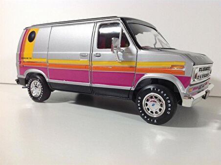 AMT 1108M 1/25 1977 Ford Cruising Van, Demonte Plastik Kamyonet Maketi