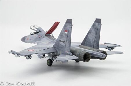 HobbyBoss 81714 1/48 Su-30MKK Flanker G Savaş Uçağı Demonte Plastik Maketi