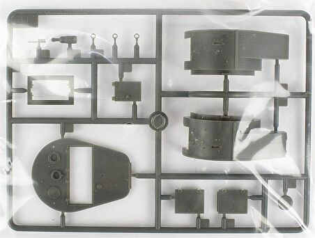 HobbyBoss 82496 1/35 Sovyet T-26 Hafif Piyade Tankı Mod.1935 Demonte Plastik Maketi