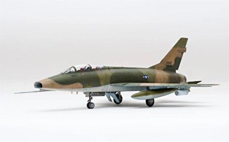 Trumpeter 01650 1/72 F-100F Super Sabre Savaş Uçağı Demonte Plastik Maketi