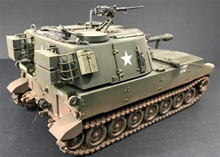 AFV Club AF35108 1/35 M108 105mm Kundağı Motorlu Tankı Demonte Plastik Maketi