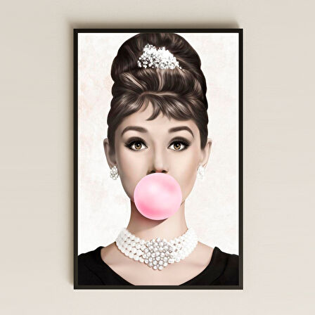 Sakız Çiğneyen Audrey Stilinde Şık Portre Şeffaf Pleksi Tablo