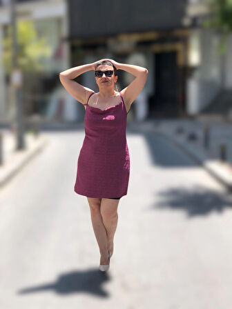 SİM GÖRÜNÜMLÜ DEGAJE YAKA SIRT BAĞLAMALI MİNİ ABİYE