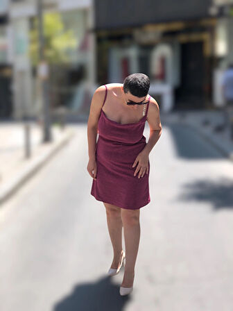 SİM GÖRÜNÜMLÜ DEGAJE YAKA SIRT BAĞLAMALI MİNİ ABİYE