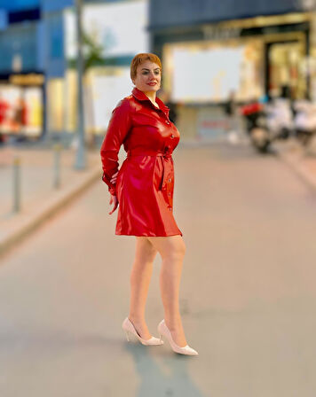 Gömlek yaka uzun kol deri elbise