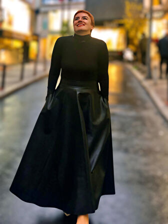 Deri cepli  kloş uzun etek 