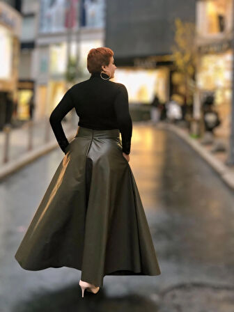 Deri cepli  kloş uzun etek 