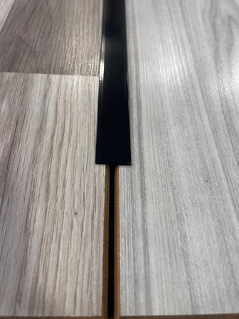 Parke Geçiş Siyah Alüminyum Kapı Eşiği T Profil 2.5 Mm 84 Cm 