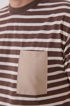 Pavotti Erkek Kahve-Beyaz Çizgili Bisiklet Yaka Cep Detaylı Süprem Kumaş T-Shirt Günlük Dar Kesim Kahverengi-Beyaz