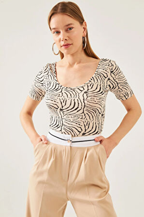 Kadın Ekru Zebra Desen U Yaka Kısa Kol Viskon Bluz