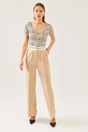 Kadın Ekru Zebra Desen U Yaka Kısa Kol Viskon Bluz