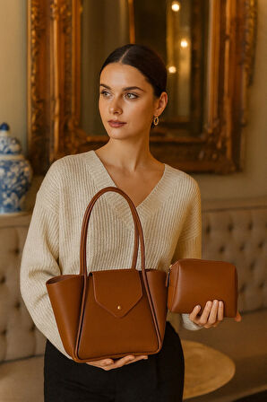 Lüks Kapak Detaylı Makyaj Çanta Hediyeli Omuz Çantası