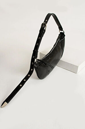 Omuz çantası siyah baget zımbalı çanta trendyestute