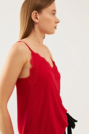 Kadın Kırmızı İp Askılı Dantelli Bluz